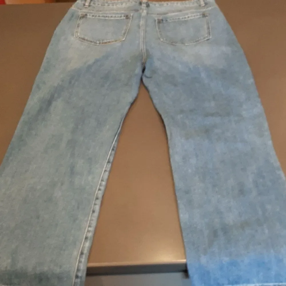 Encore Distressed Jeans Jr sz 15